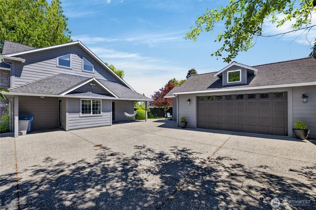 2203 22nd Street, Anacortes, WA 98221