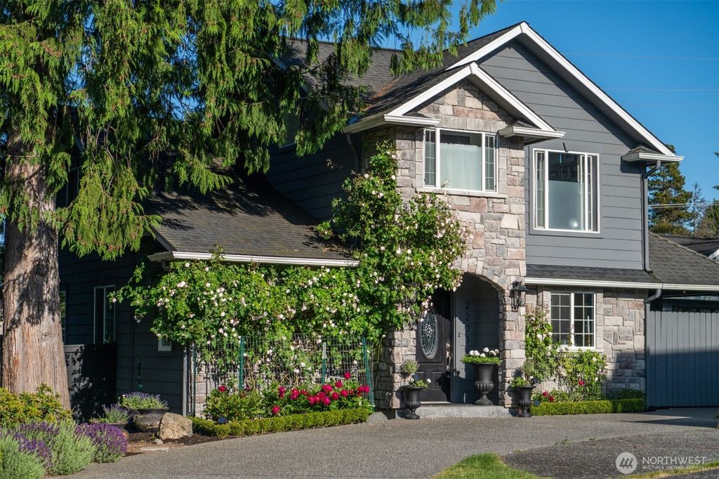 2203 22nd Street, Anacortes, WA 98221