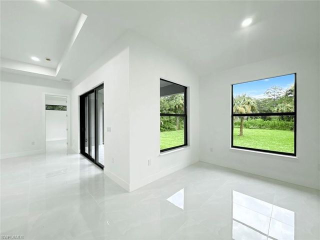 1402 Columbus AVE, Lehigh Acres, FL 33972