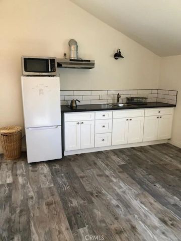 124 Hastings, Ventura, CA 93003