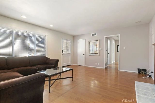 124 Hastings, Ventura, CA 93003