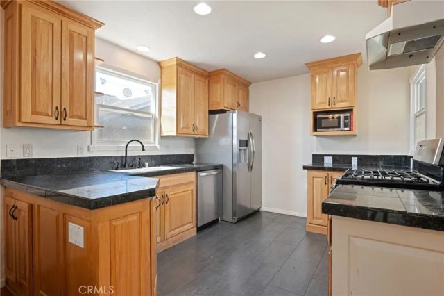 124 Hastings, Ventura, CA 93003