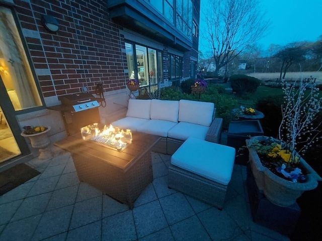 88 Wharf St 107, Milton, MA 02186