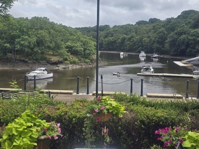 88 Wharf St 107, Milton, MA 02186