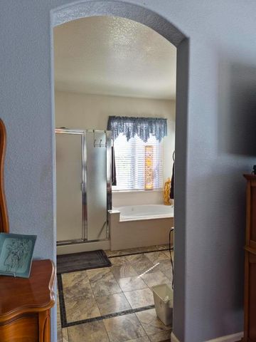 4113 Keepsake Dr, Modesto, CA 95356
