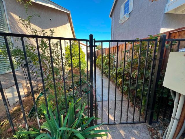 4113 Keepsake Dr, Modesto, CA 95356