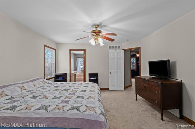 506 Foxfire Drive, Howell, MI 48843