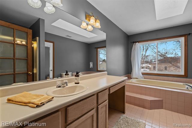 506 Foxfire Drive, Howell, MI 48843