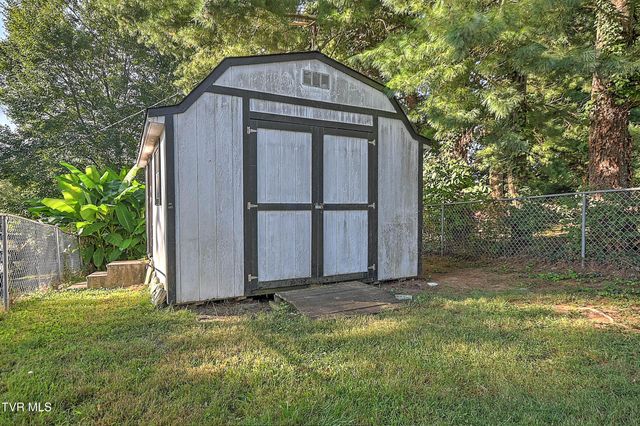 919 Old Stage Road, Church Hill, TN 37642