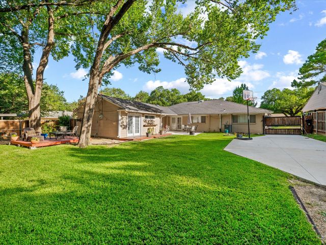 3616 Townsend Drive, Dallas, TX 75229