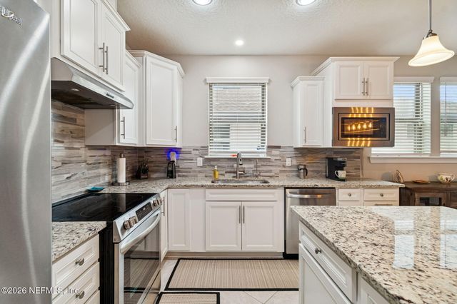 28 ROCK SPRING Loop, St. Augustine, FL 32095