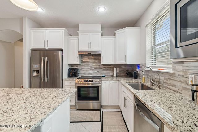 28 ROCK SPRING Loop, St. Augustine, FL 32095