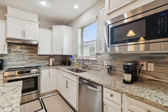 28 ROCK SPRING Loop, St. Augustine, FL 32095