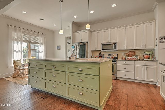 846 Vines Farm Lane, Jonesborough, TN 37659