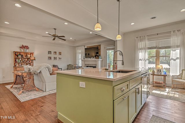 846 Vines Farm Lane, Jonesborough, TN 37659