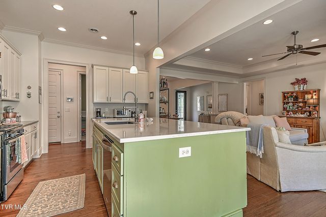 846 Vines Farm Lane, Jonesborough, TN 37659