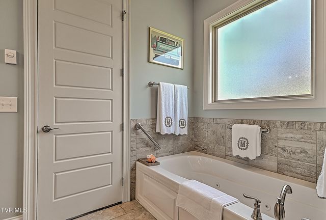 846 Vines Farm Lane, Jonesborough, TN 37659