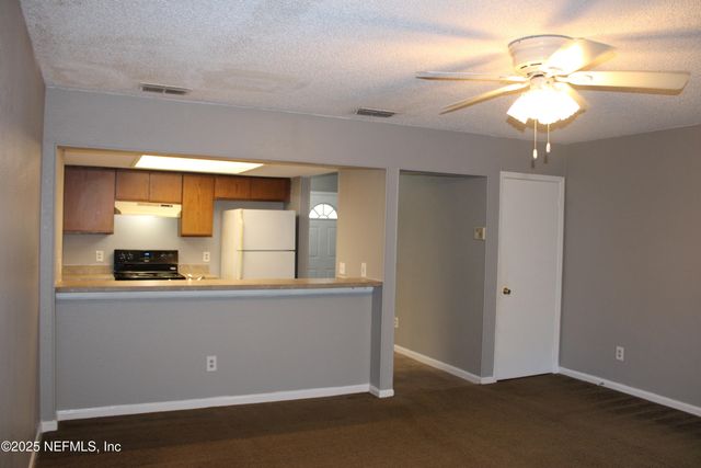 791 ASSISI Lane 302, Jacksonville, FL 32233