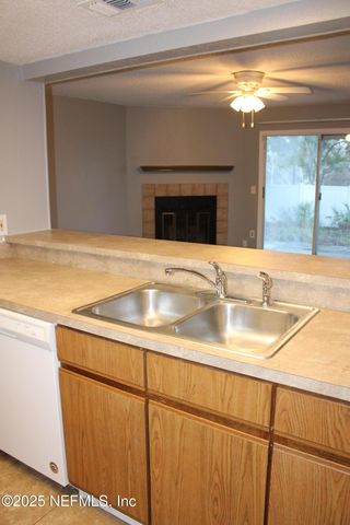 791 ASSISI Lane 302, Jacksonville, FL 32233