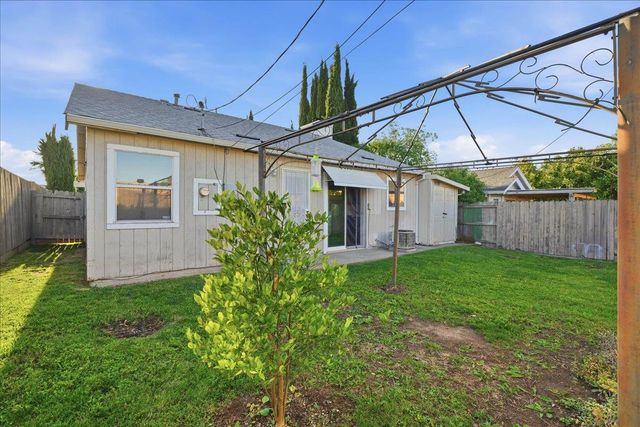 4954 Shell St, North Highlands, CA 95660