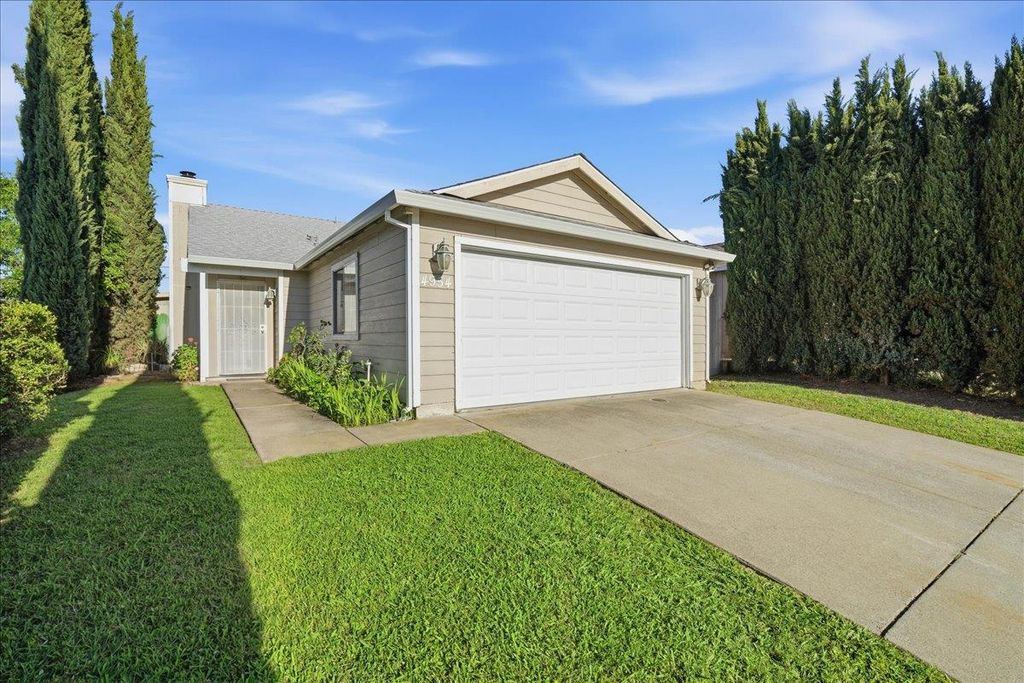4954 Shell St, North Highlands, CA 95660