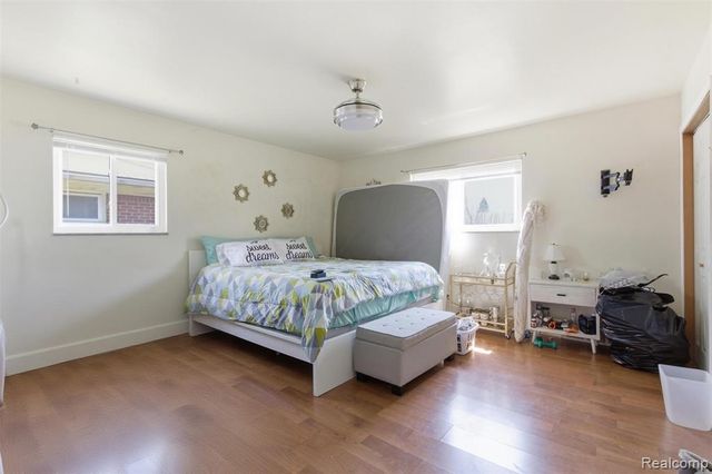 17005 Collinson Avenue, Eastpointe, MI 48021