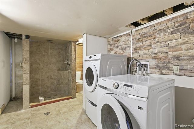 17005 Collinson Avenue, Eastpointe, MI 48021