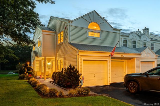 1 Pidgeon Court, Manorville, NY 11949