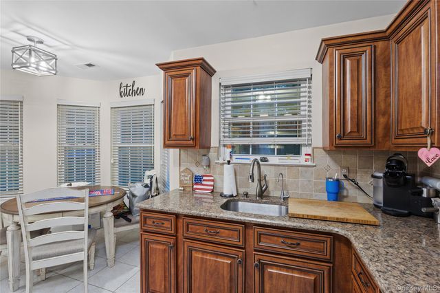1 Pidgeon Court, Manorville, NY 11949