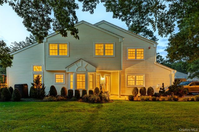 1 Pidgeon Court, Manorville, NY 11949
