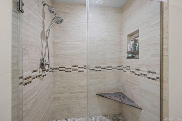 1 Pidgeon Court, Manorville, NY 11949