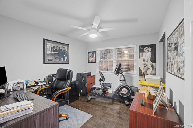 1 Pidgeon Court, Manorville, NY 11949
