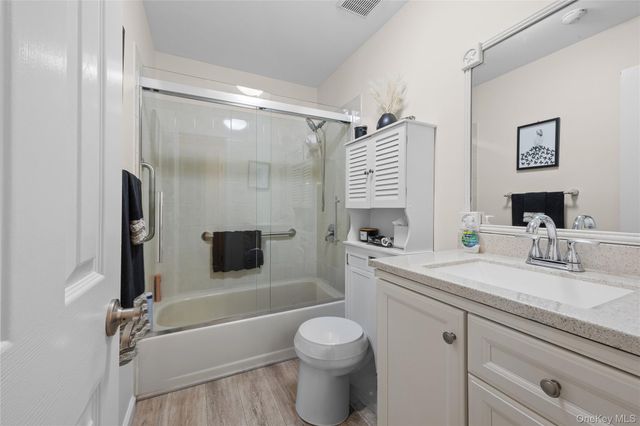 1 Pidgeon Court, Manorville, NY 11949