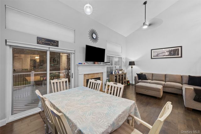 1 Pidgeon Court, Manorville, NY 11949