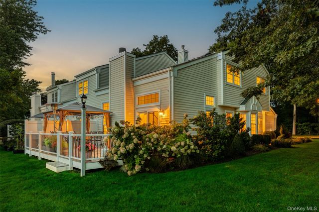 1 Pidgeon Court, Manorville, NY 11949