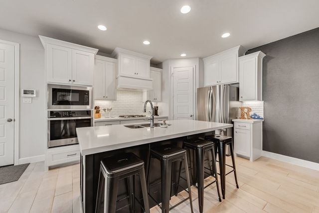 2113 Domingo Drive, Fort Worth, TX 76008