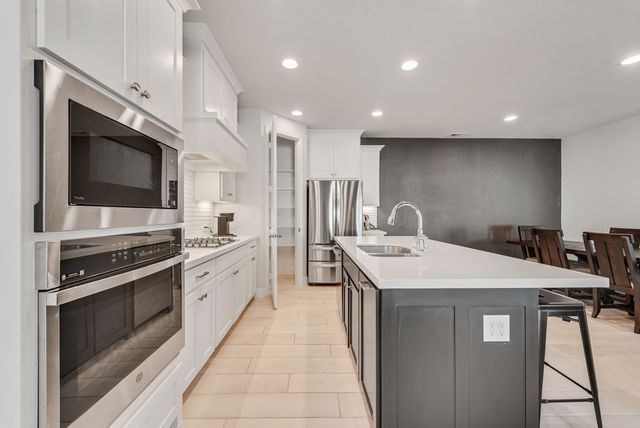 2113 Domingo Drive, Fort Worth, TX 76008