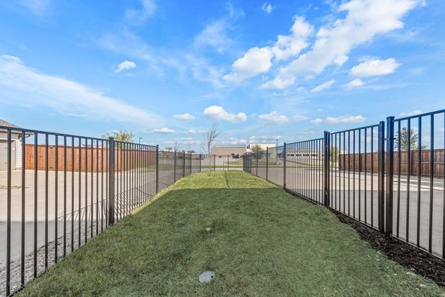 2113 Domingo Drive, Fort Worth, TX 76008