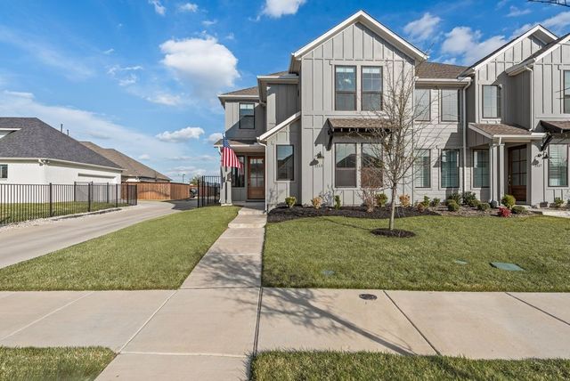 2113 Domingo Drive, Fort Worth, TX 76008