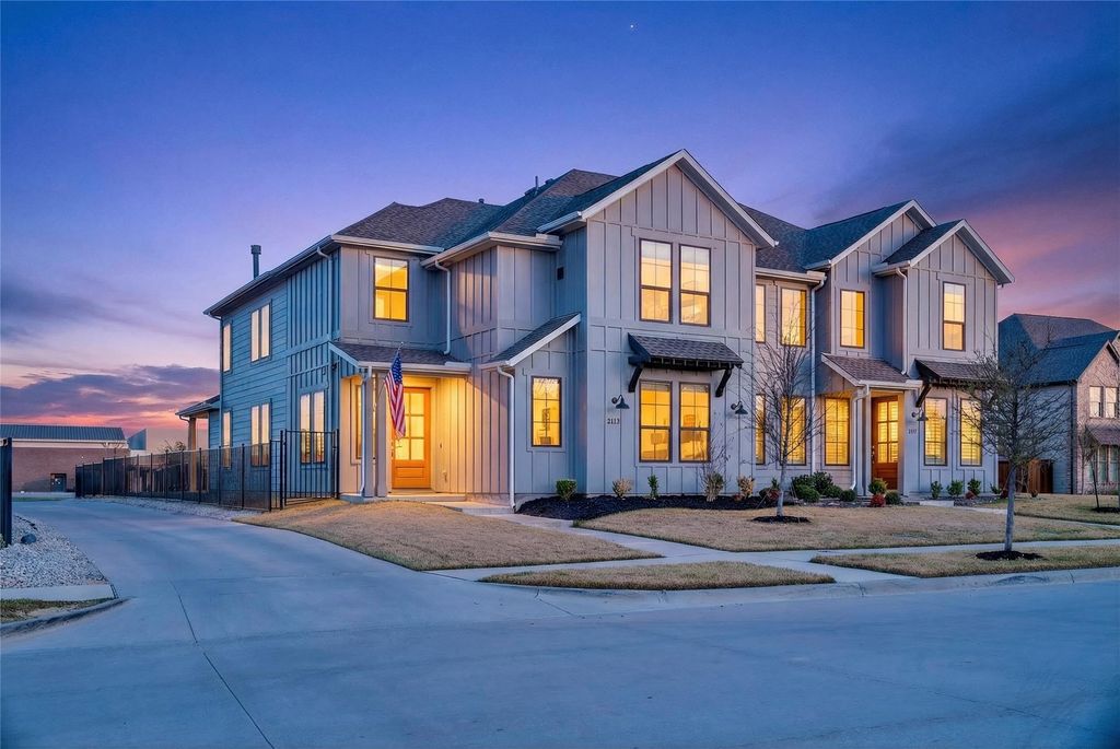2113 Domingo Drive, Fort Worth, TX 76008