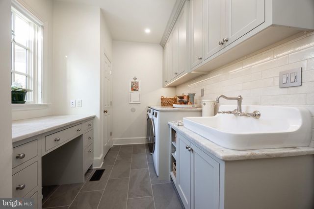 2220 BODINE RD, Malvern, PA 19355