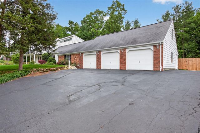 3841 Guest, Jackson, MI 49203
