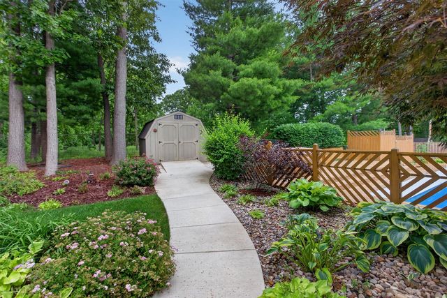 3841 Guest, Jackson, MI 49203