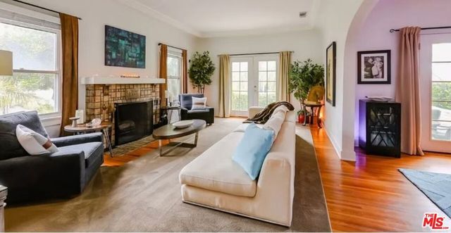 1203 S Rimpau Boulevard, Los Angeles, CA 90019