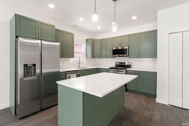 1707 Thornhill Drive, South Bend, IN 46614