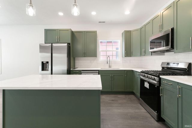 1707 Thornhill Drive, South Bend, IN 46614