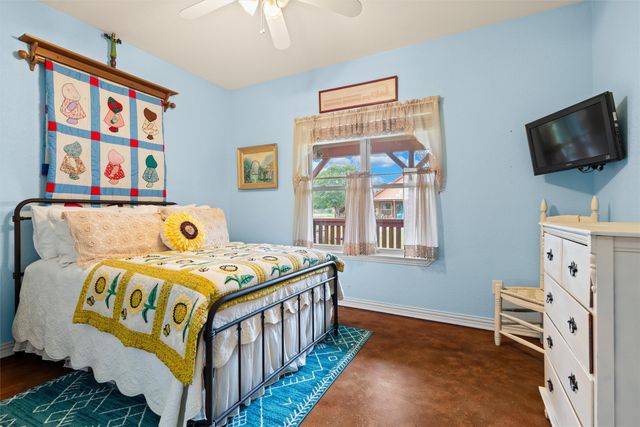 5660 Veal Station Road, Weatherford, TX 76085