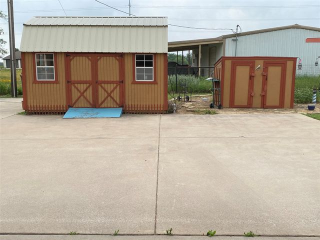 5660 Veal Station Road, Weatherford, TX 76085