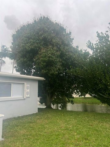 4680 NW 39th Street, Lauderdale Lakes, FL 33319