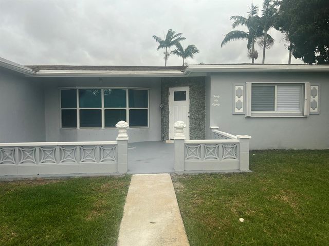 4680 NW 39th Street, Lauderdale Lakes, FL 33319